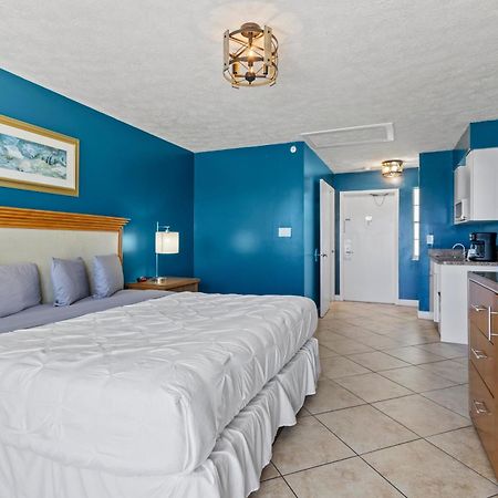 Ocean View Hotel Room With Balcony- King Bed #21 皮尔斯堡 外观 照片