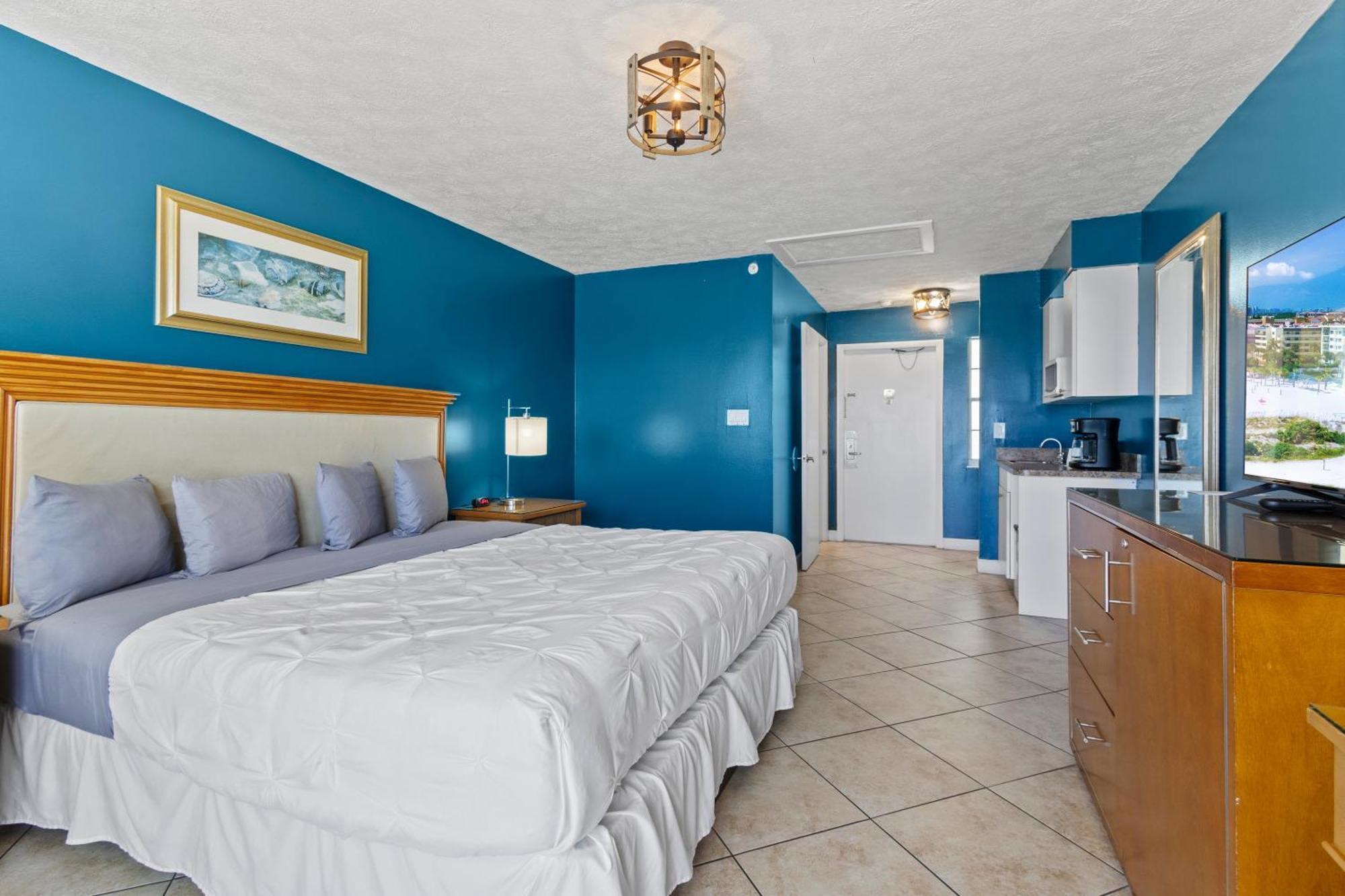 Ocean View Hotel Room With Balcony- King Bed #21 皮尔斯堡 外观 照片
