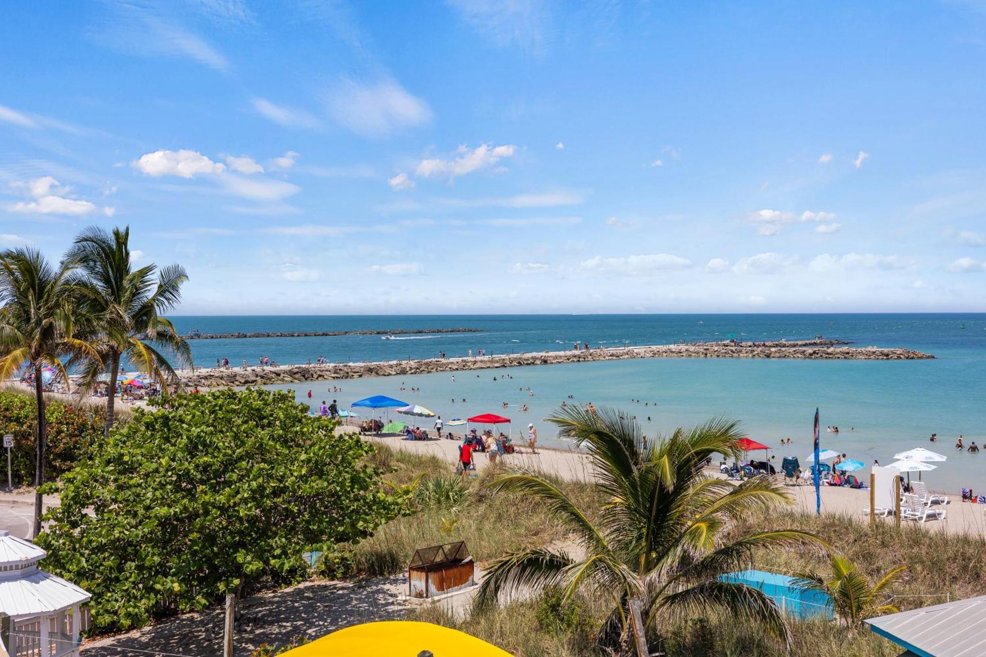 Ocean View Hotel Room With Balcony- King Bed #21 皮尔斯堡 外观 照片